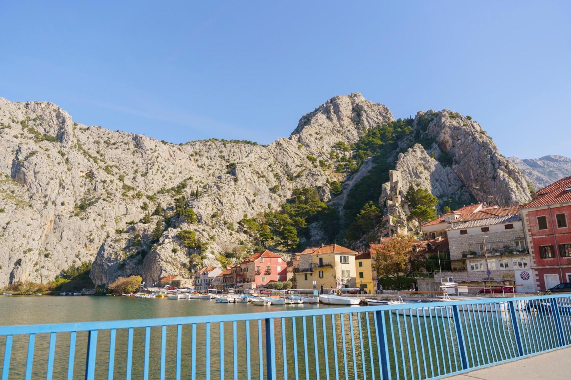 Sunny Apartment Omiš Eksteriør billede