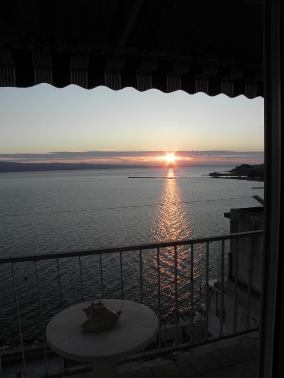 Sunny Apartment Omiš Værelse billede